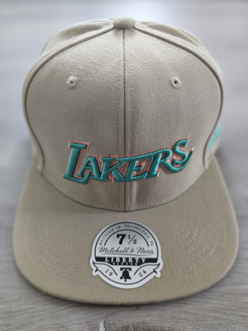 Mitchell & Ness Los Angeles Lakers Fitted Hardwood Classic Brand New Size 7 1/2
